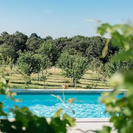Domaine De La Peyrine - Mesange بيت ريفي *